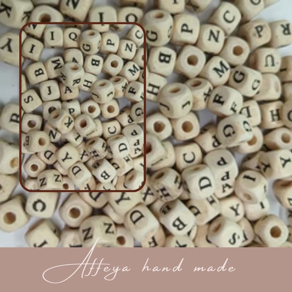 Мъниста за мартеници - "Дървени букви" - 100 броя.