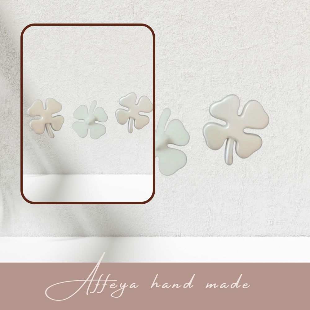 Мъниста за мартеници тип копче -  50 бр"Детелини"