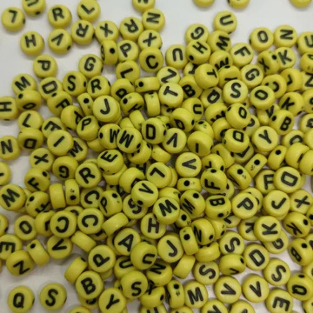 Мъниста за мартеници - "Жълти букви латински"