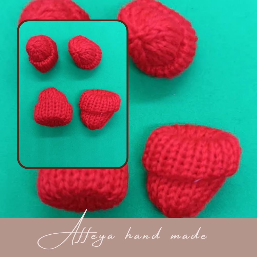 Плетени шапки  10 броя