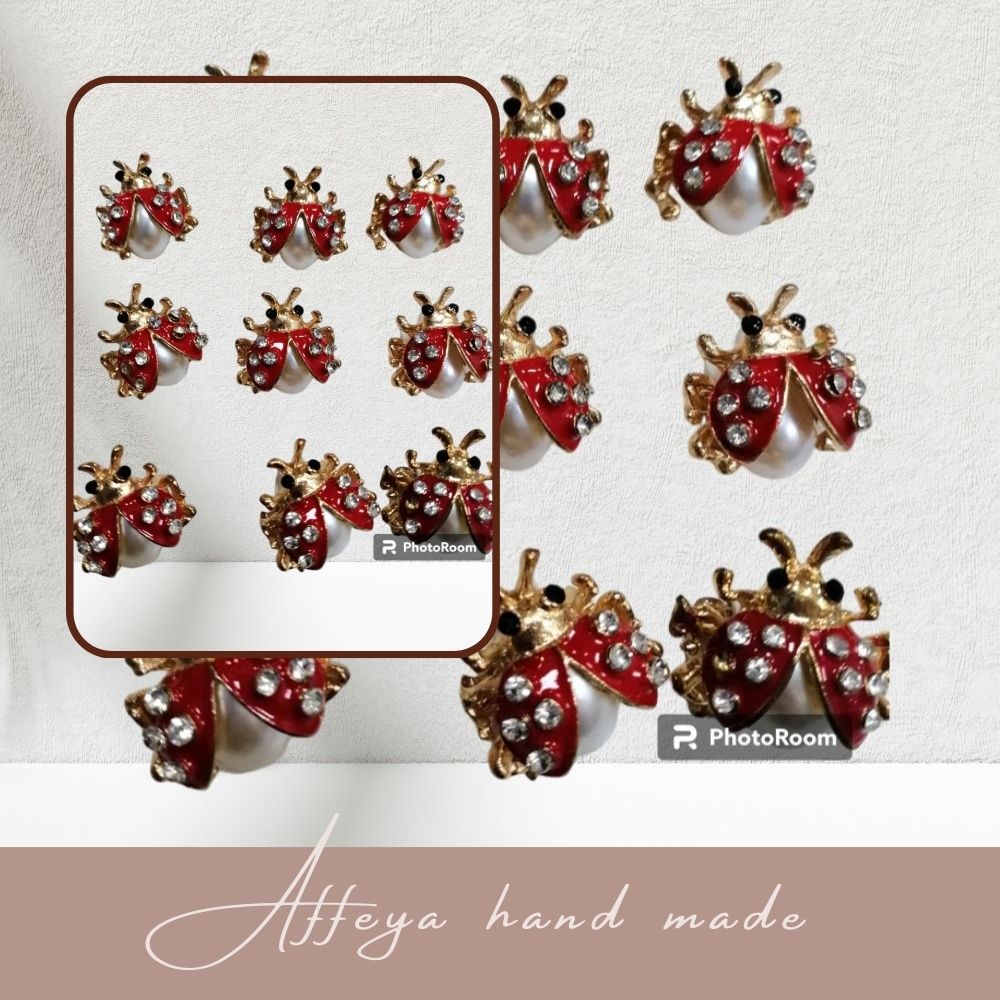 12 броя брошки "Калинка"