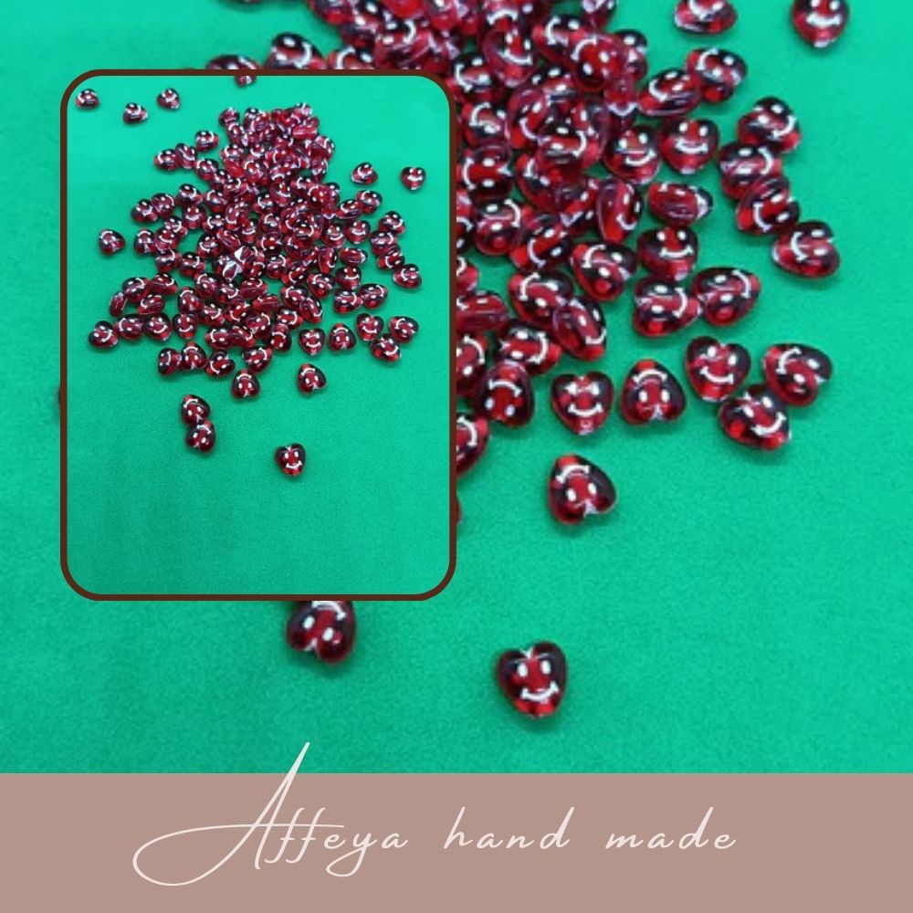 Мъниста за мартеници - "Червени стъклени усмивки"