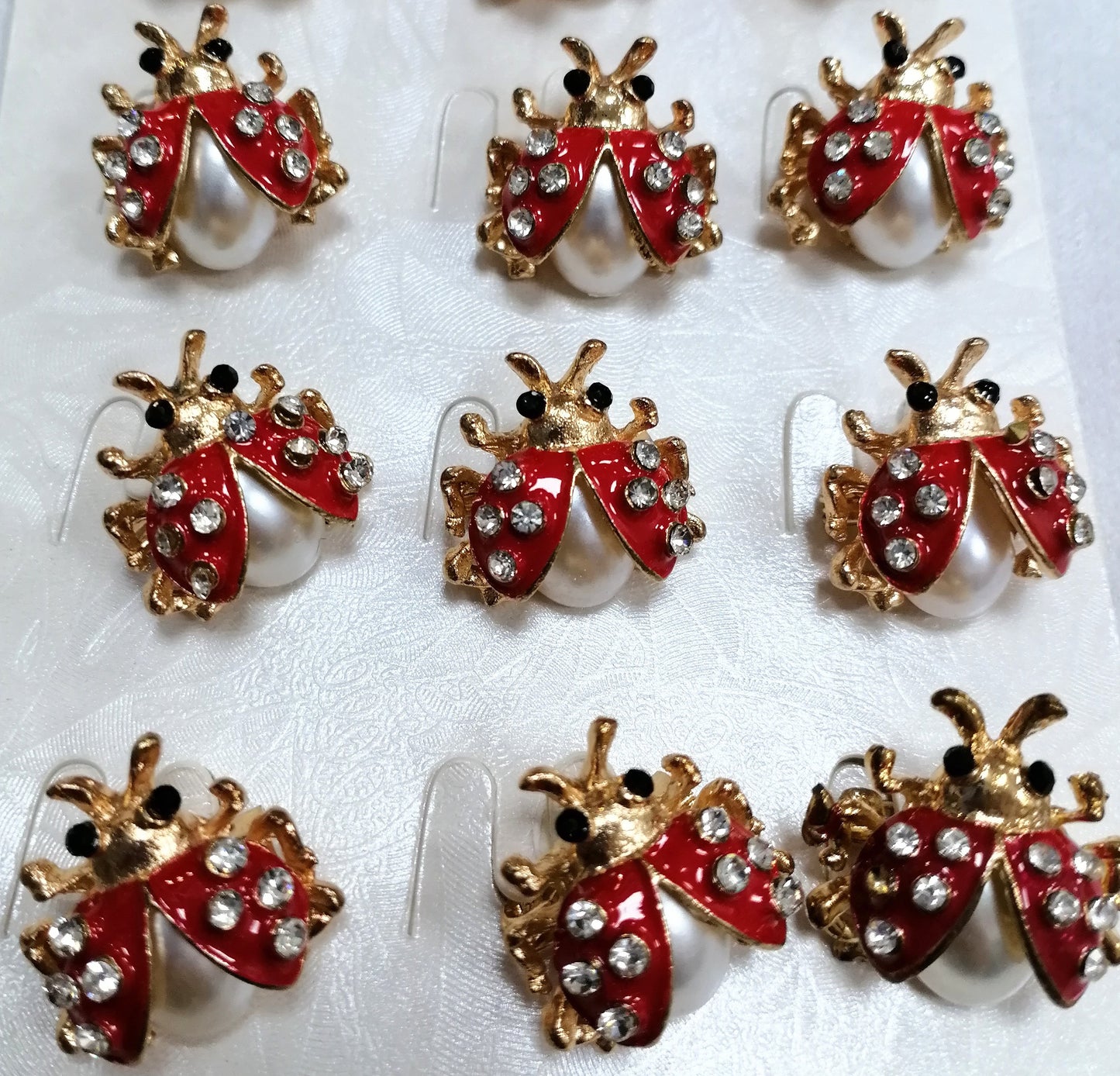 12 броя брошки "Калинка"