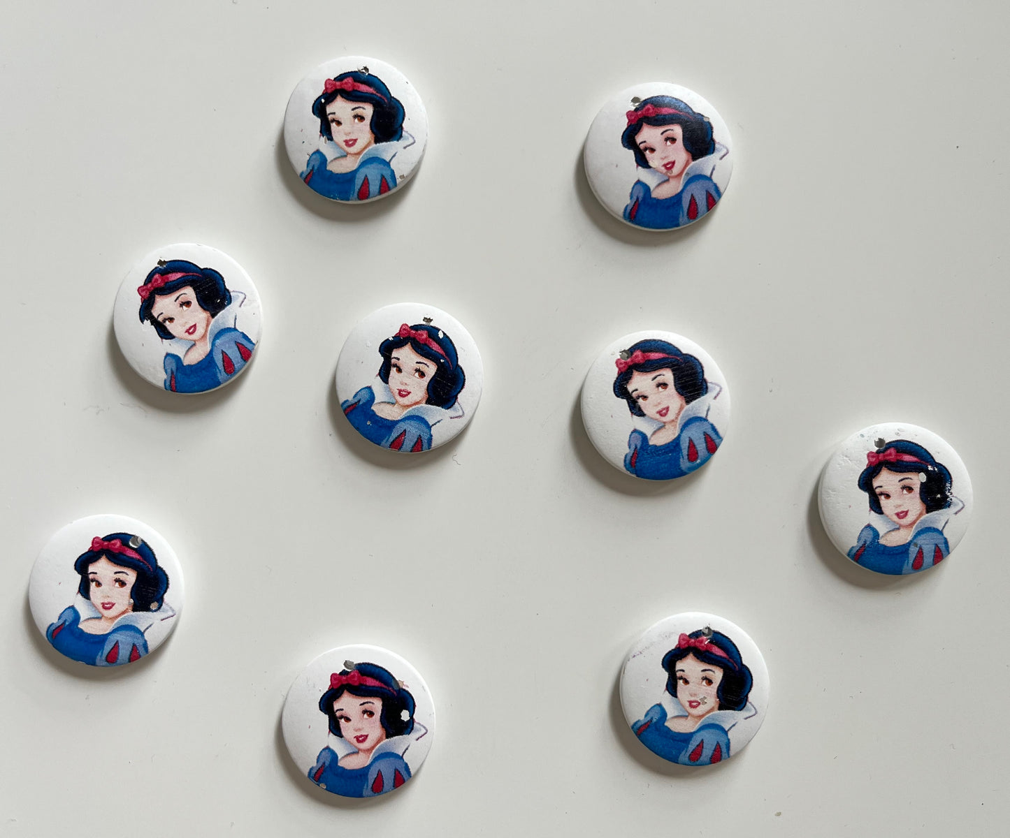 Снежанка - пластмасови кргъчета за декорация 10 броя в пакет