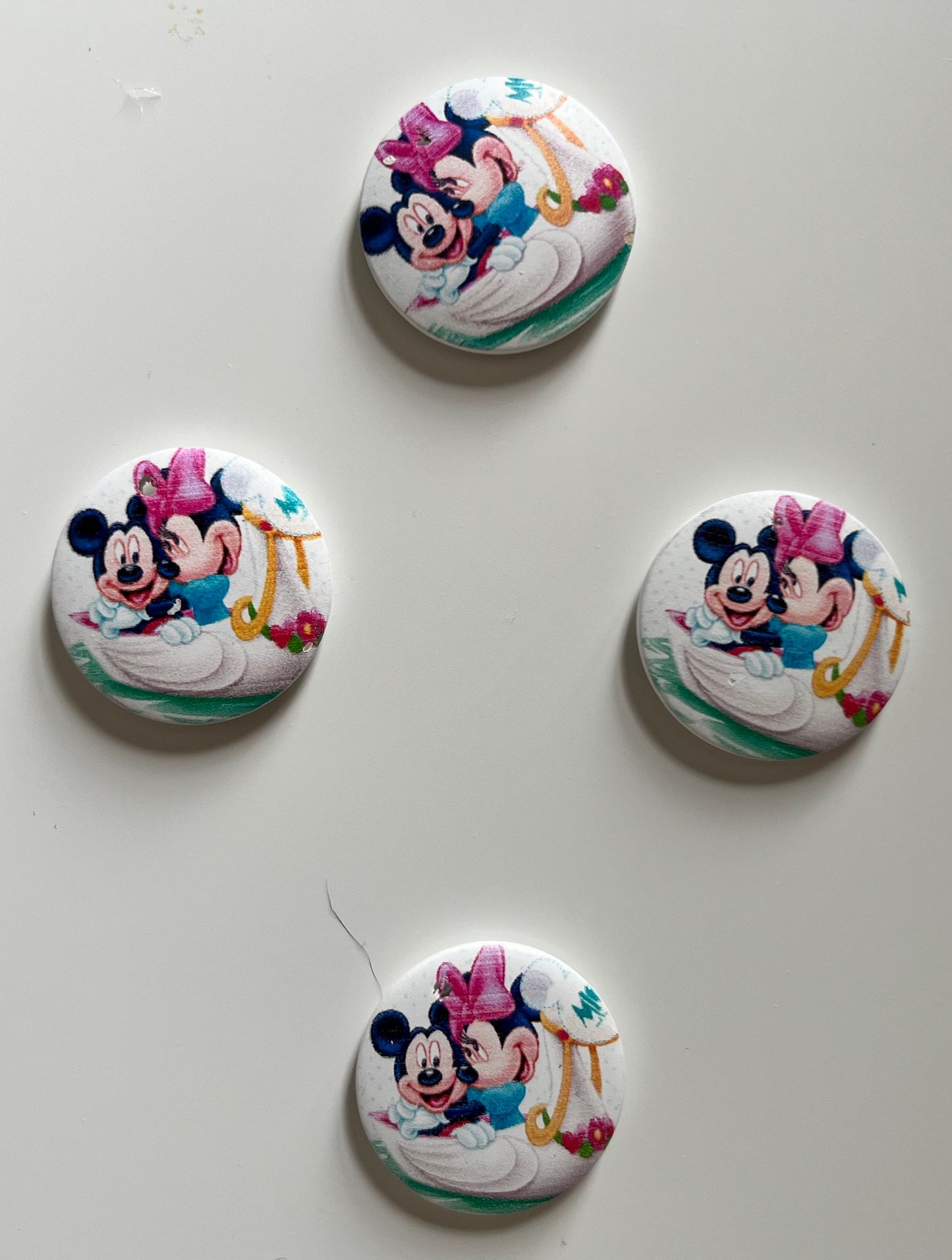 Мики и мини маус - пластмасови кргъчета за декорация 10 броя в пакет