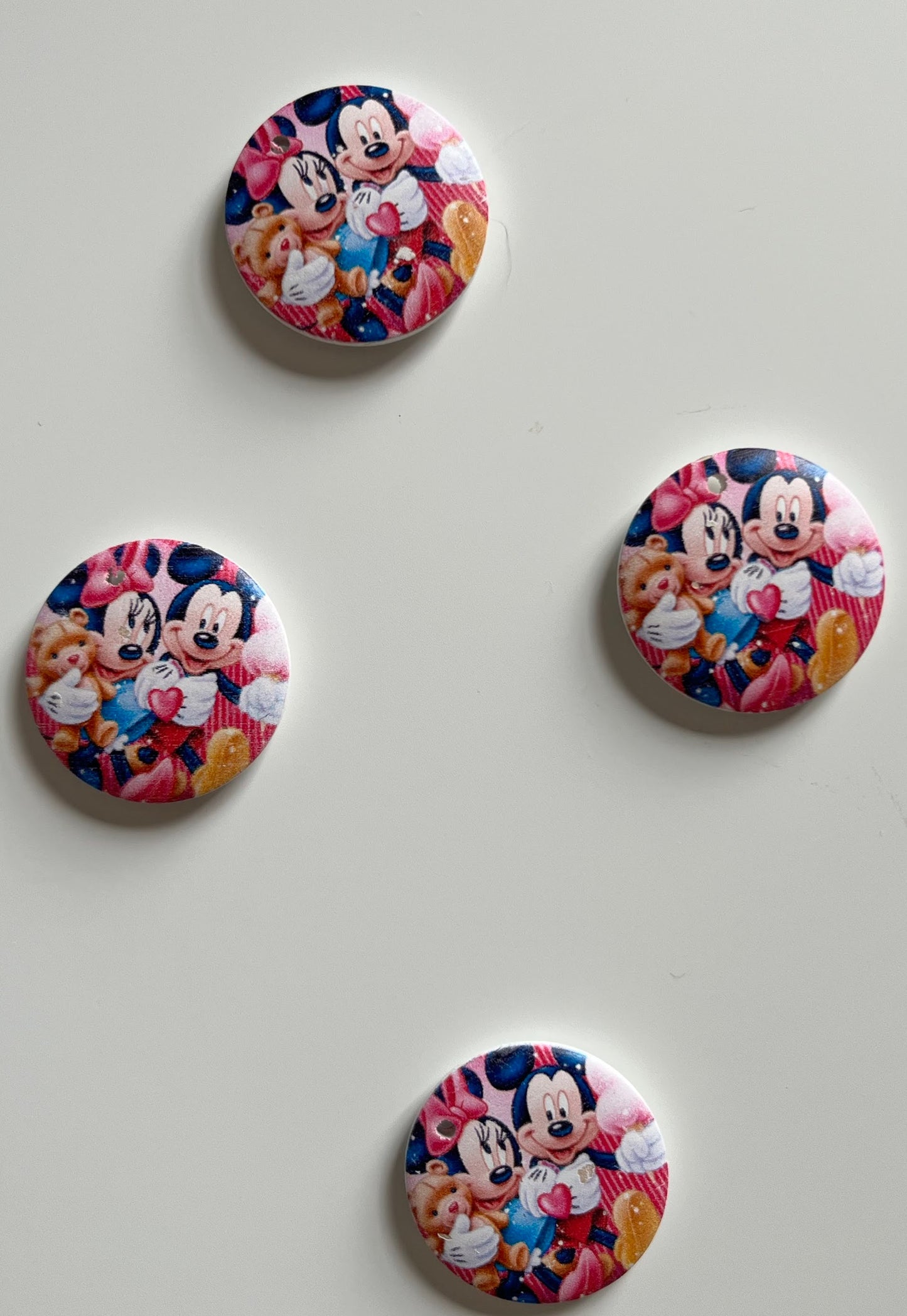 Мики и мини маус - пластмасови кргъчета за декорация 10 броя в пакет